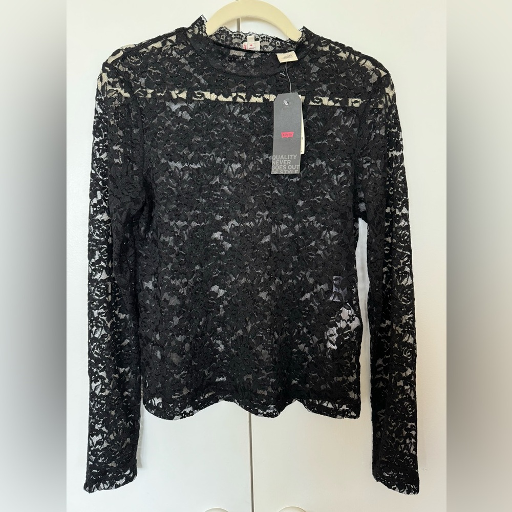 Levis long sleeve lace top, M.